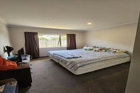 Photo of property in 51 Gandalf Crescent, Paraparaumu, 5032