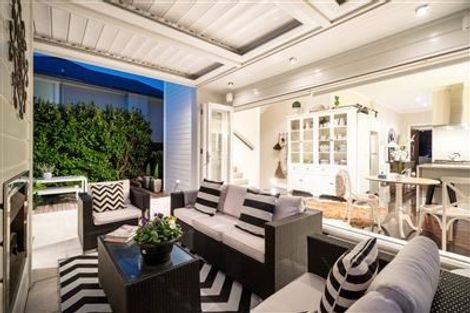 Photo of property in 1/41 Seaview Avenue, Northcote, Auckland, 0627