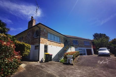 Photo of property in 34 Glenfern Road, Mellons Bay, Auckland, 2014