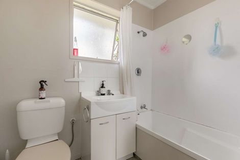 Photo of property in 5/28 Uxbridge Road, Mellons Bay, Auckland, 2014