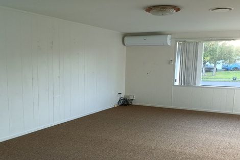 Photo of property in 10 Elvira Place, Ranui, Auckland, 0612