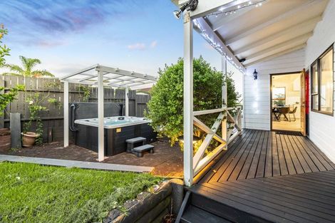 Photo of property in 44 Polkinghorne Drive, Manly, Whangaparaoa, 0930