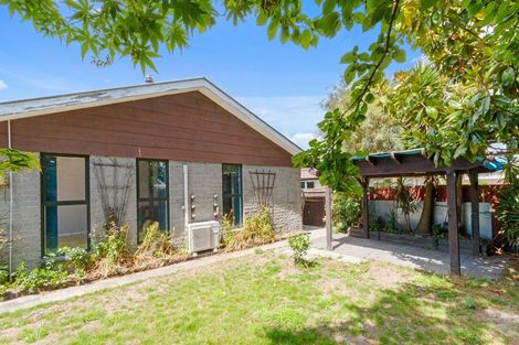 Photo of property in 2/121 Hay Street, Bromley, Christchurch, 8062
