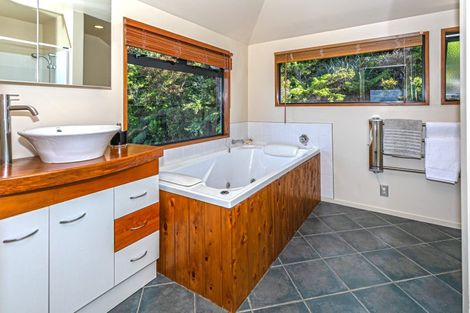 Photo of property in 5 Tirinui Crescent, Tairua, 3508