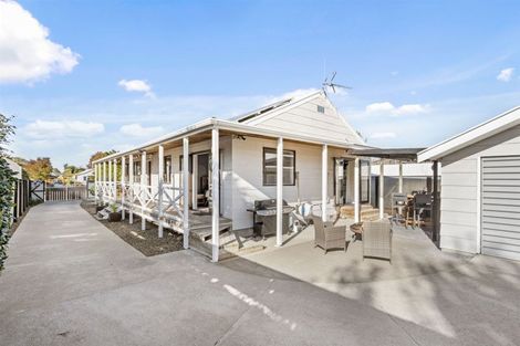 Photo of property in 1 Ensors Place, Waikuku Beach, 7402