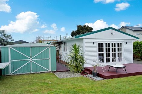 Photo of property in 88 Taikata Road, Te Atatu Peninsula, Auckland, 0610