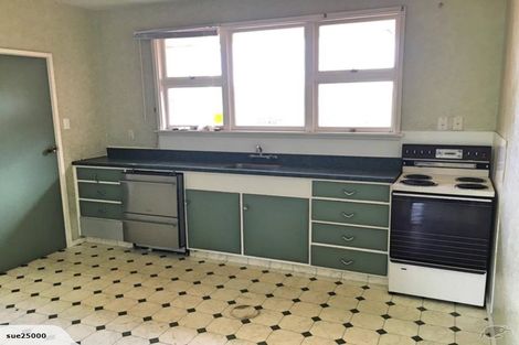 Photo of property in 76 Hawthornden Road, Avonhead, Christchurch, 8042