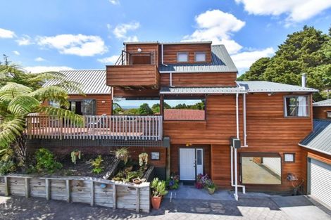 Photo of property in 7 Elsted Place, Goodwood Heights, Auckland, 2105