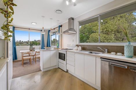 Photo of property in 12 Finn Place, Totara Vale, Auckland, 0629