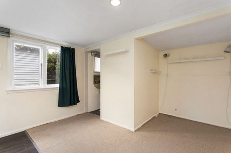 Photo of property in 18 Sandwich Road, Beckenham, Christchurch, 8023