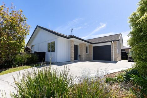 Photo of property in 14 Matau Close, Te Kauwhata, 3710