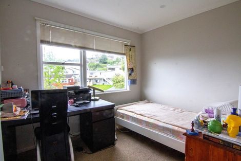 Photo of property in 30 Sovereign Place, Glenfield, Auckland, 0629