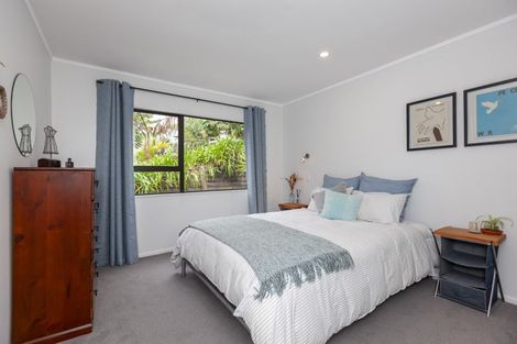 Photo of property in 20 Tiromoana Road, Raumati South, Paraparaumu, 5032