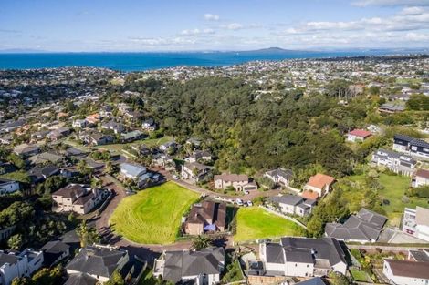 Photo of property in 107 Penguin Drive, Murrays Bay, Auckland, 0630