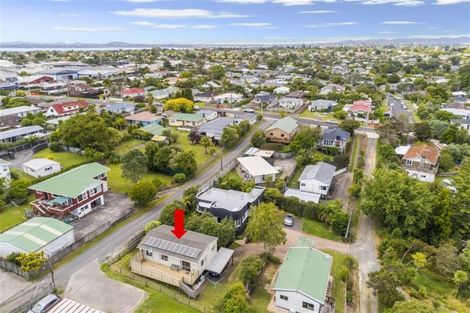 Photo of property in 2/25 Tawa Road, Te Atatu Peninsula, Auckland, 0610
