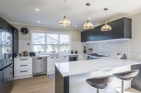 Photo of property in 3 Saint Vincent Way, Waikanae, 5036