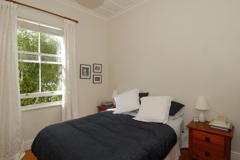 Photo of property in 2/21 Cowper Street, Devonport, Auckland, 0624