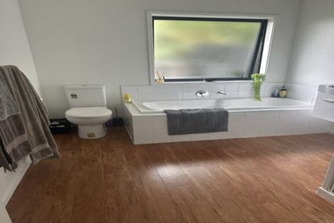 Photo of property in 4a Royal Park Drive, Parklands, Christchurch, 8083