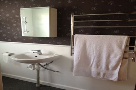 Photo of property in 16 Freyberg Street, Roslyn, Palmerston North, 4414