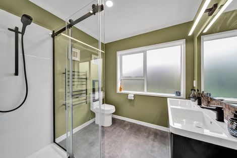 Photo of property in 20 Patterson Road, Hurworth, New Plymouth, 4371