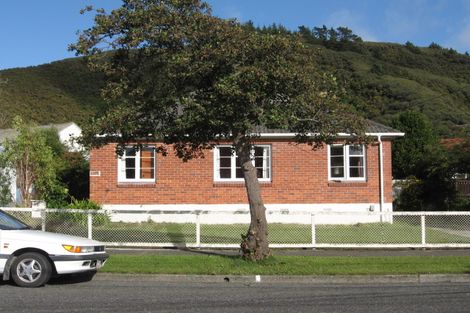 Photo of property in 27 Newcombe Street, Naenae, Lower Hutt, 5011