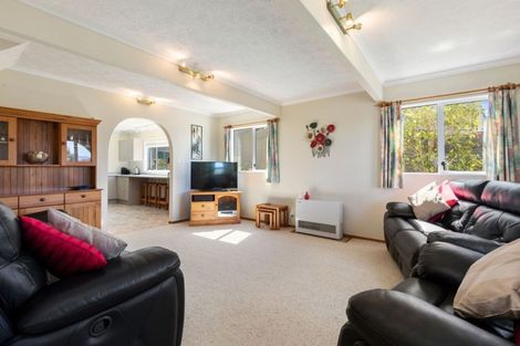 Photo of property in 15 Stanhope Grove, Korokoro, Lower Hutt, 5012