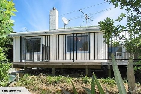 Photo of property in 4 South Street, Tawa, Wellington, 5028