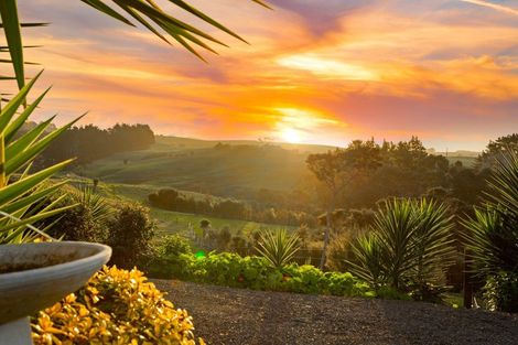 Photo of property in 254 Rimmer Road, Helensville, 0875