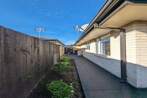 Photo of property in 6 Somerville Crescent, Aidanfield, Christchurch, 8025