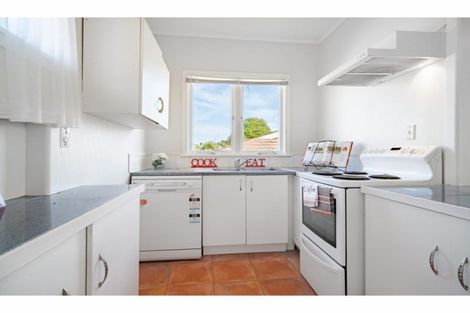 Photo of property in 43 Rogan Street, Mount Roskill, Auckland, 1041