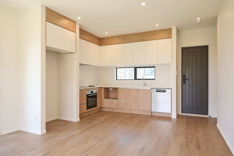 Photo of property in 2/143 Carlisle Road, Northcross, Auckland, 0632
