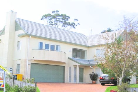 Photo of property in 30 Taroka Close, Pinehill, Auckland, 0632