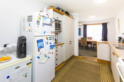 Photo of property in 28 Vista Crescent, Maoribank, Upper Hutt, 5018