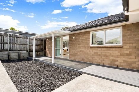 Photo of property in 1d Kuaka Place, New Lynn, Auckland, 0600