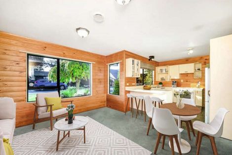 Photo of property in 5 Gregory Close, Palmerston North, 4414