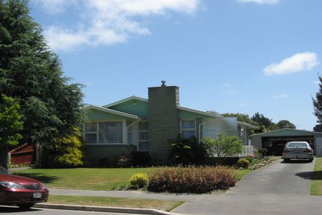 Photo of property in 6 Mirfield Place, Russley, Christchurch, 8042