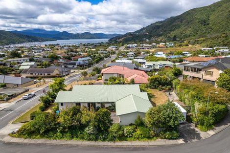 Photo of property in 60 Moana View Road, Waikawa, Picton, 7220