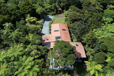 Photo of property in 256 Piha Road, Piha, New Lynn, 0772