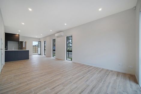 Photo of property in 1 Aramata Road, Papakura, 2110