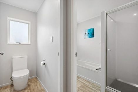 Photo of property in 15 Hocken Place, Mangere Bridge, Auckland, 2022