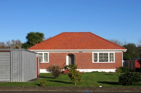 Photo of property in 19 Savage Crescent, West End, Palmerston North, 4412