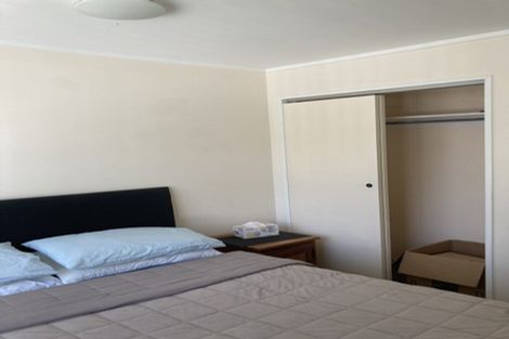 Photo of property in 18 Melrose Road, Island Bay, Wellington, 6023