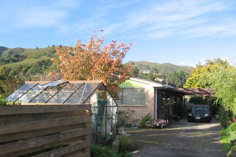 Photo of property in 18a Norton Park Avenue, Fairfield, Lower Hutt, 5011