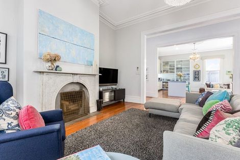 Photo of property in 13 Tinakori Road, Thorndon, Wellington, 6011