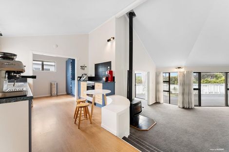 Photo of property in 4 Raphael Place, West Harbour, Auckland, 0618