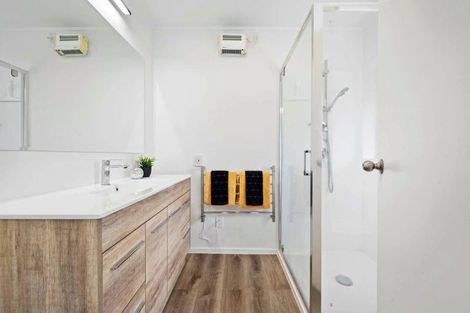 Photo of property in 2/2 West Fairway, Golflands, Auckland, 2013