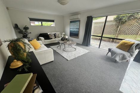 Photo of property in 1/42 Lexington Drive, Botany Downs, Auckland, 2010