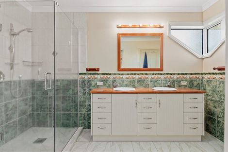 Photo of property in 16 Thistlewood Avenue, Hamilton East, Hamilton, 3216