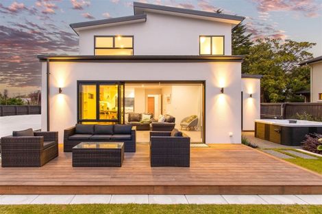 Photo of property in 5a Taylors Avenue, Bryndwr, Christchurch, 8052