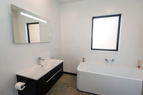 Photo of property in 60 Cunninghams Drive, Jacks Point, Queenstown, 9371